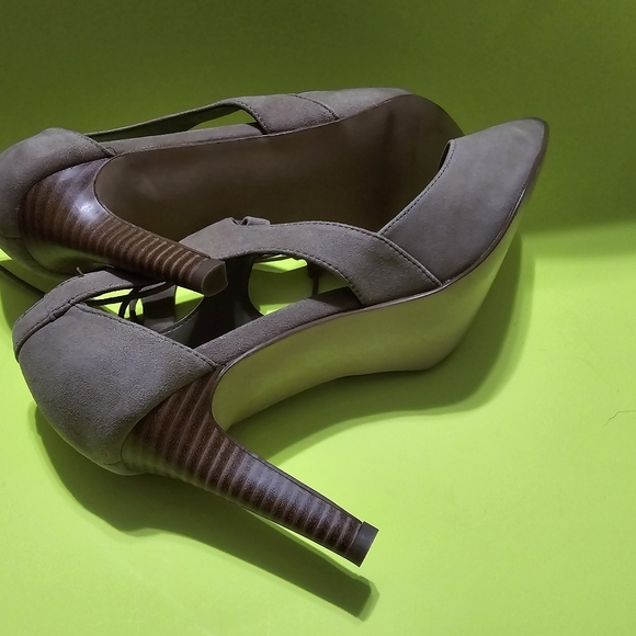 Michael by Michael Shannon Heels - Picture 7 of 16